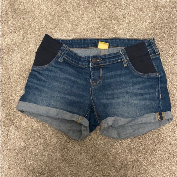 Maternity shorts